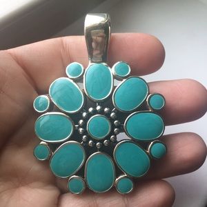 Reversible pendant